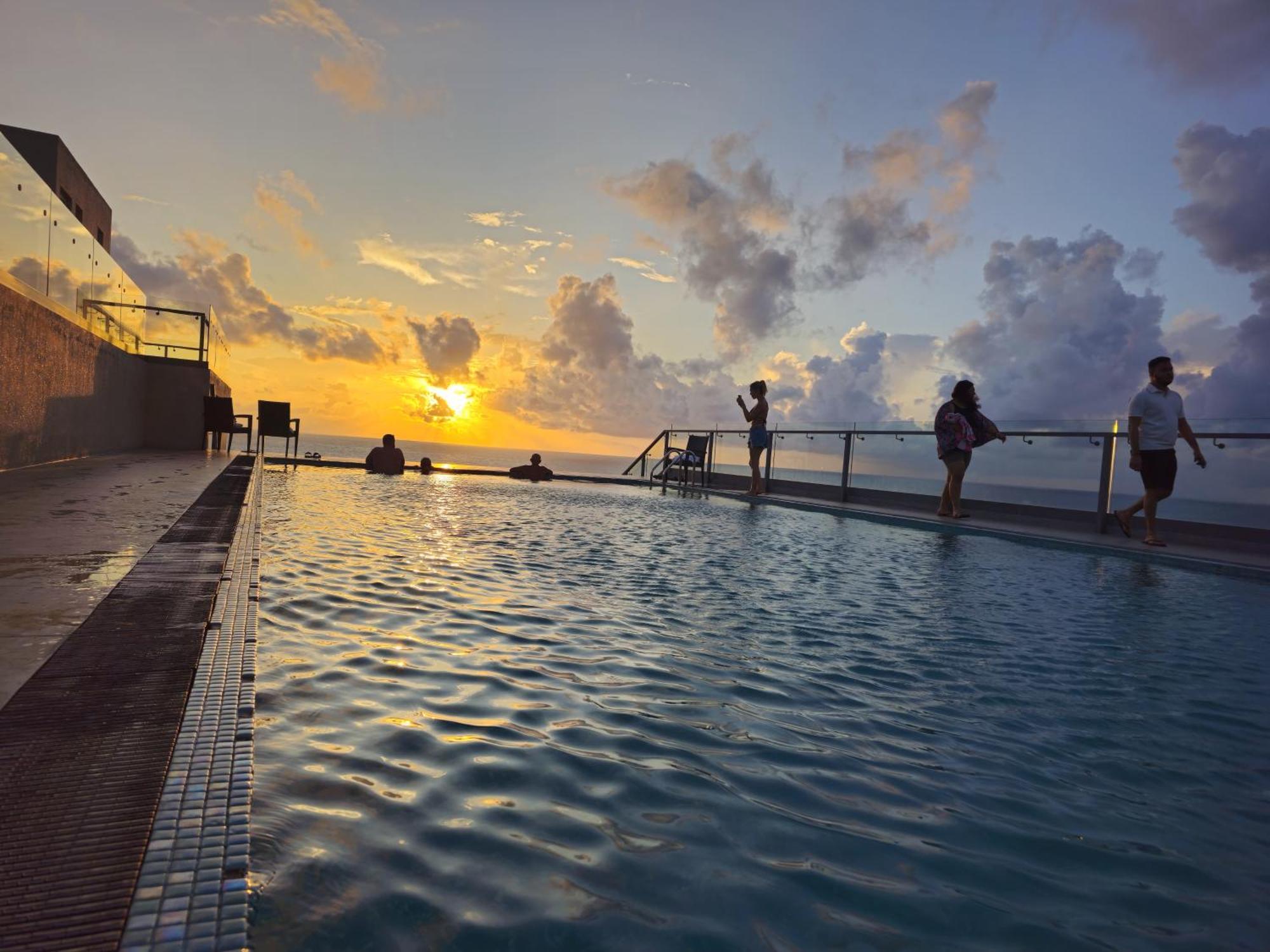 Apartment Ocean Breeze Sea View Luxury