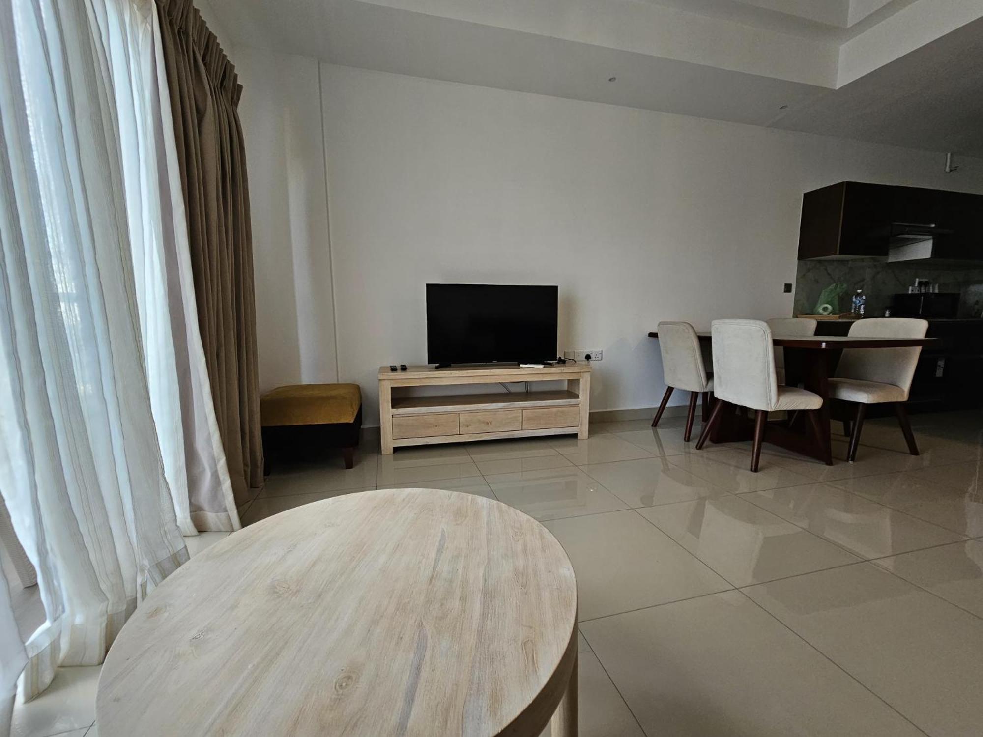 Ocean Breeze Sea View Luxury Apartment *