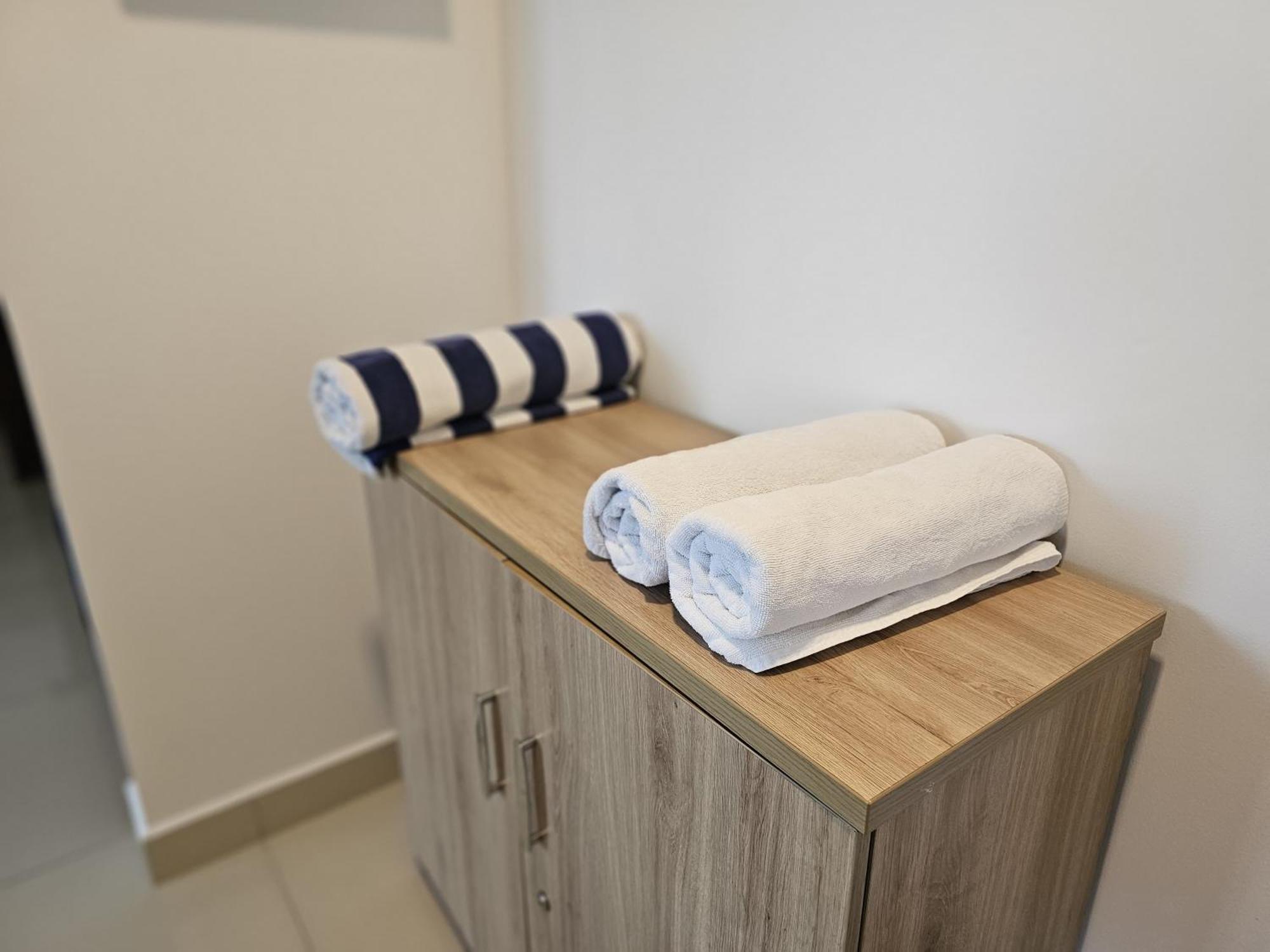 Ocean Breeze Sea View Luxury Apartment Negombo