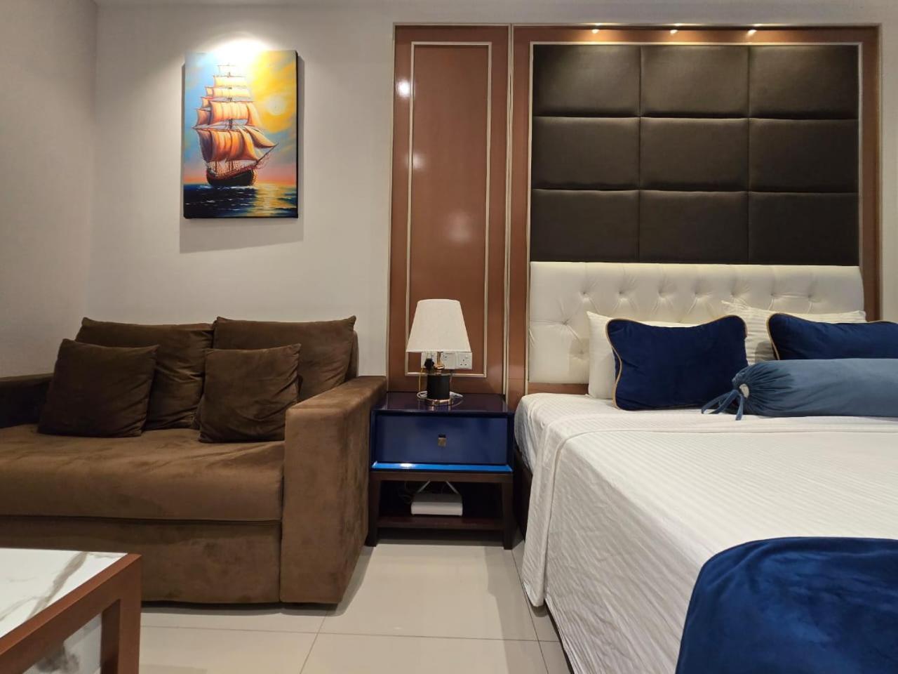 Ocean Breeze Sea View Luxury Apartment *